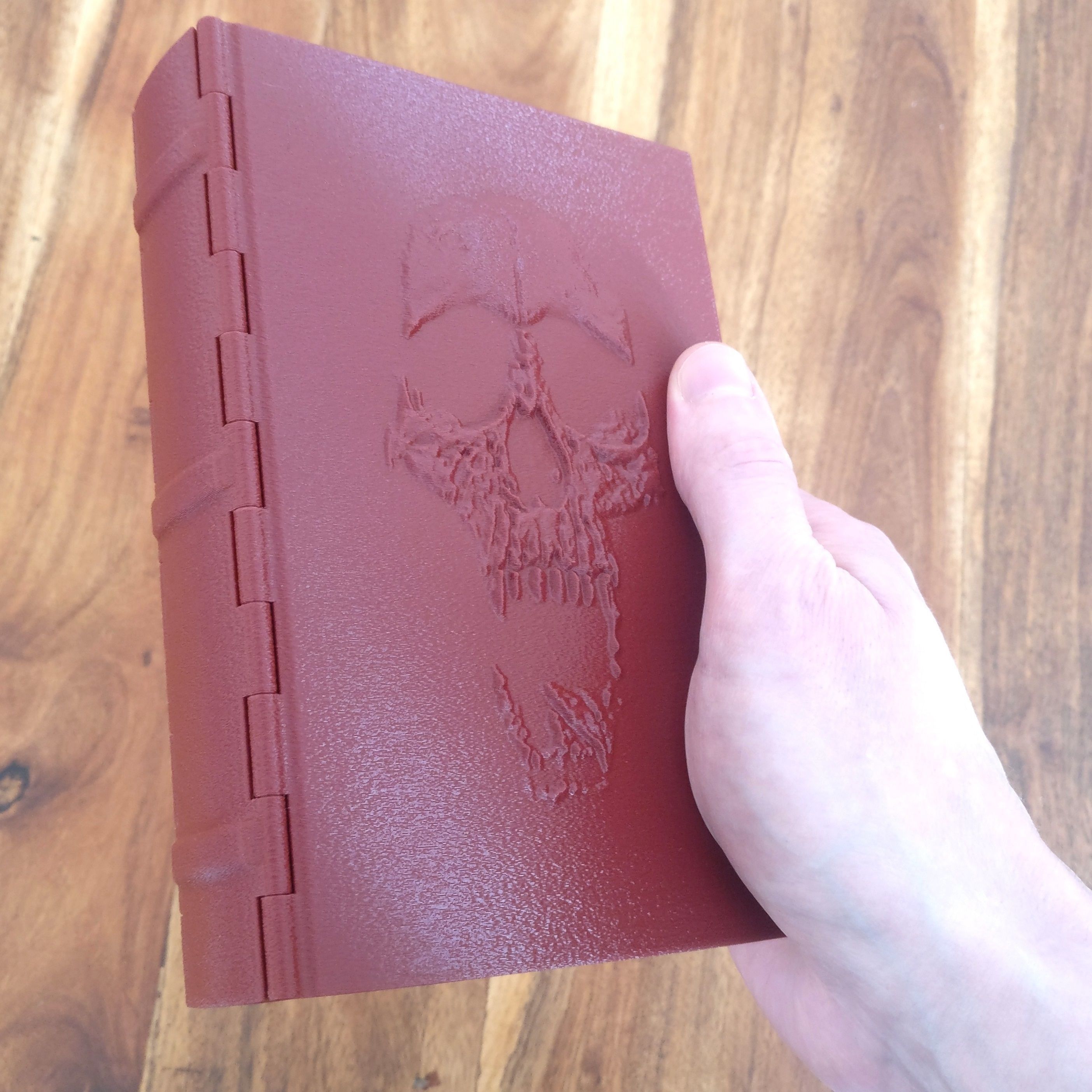 Skull Book for dice or candy - Snap close - no magnets needed Free 3D print model_1