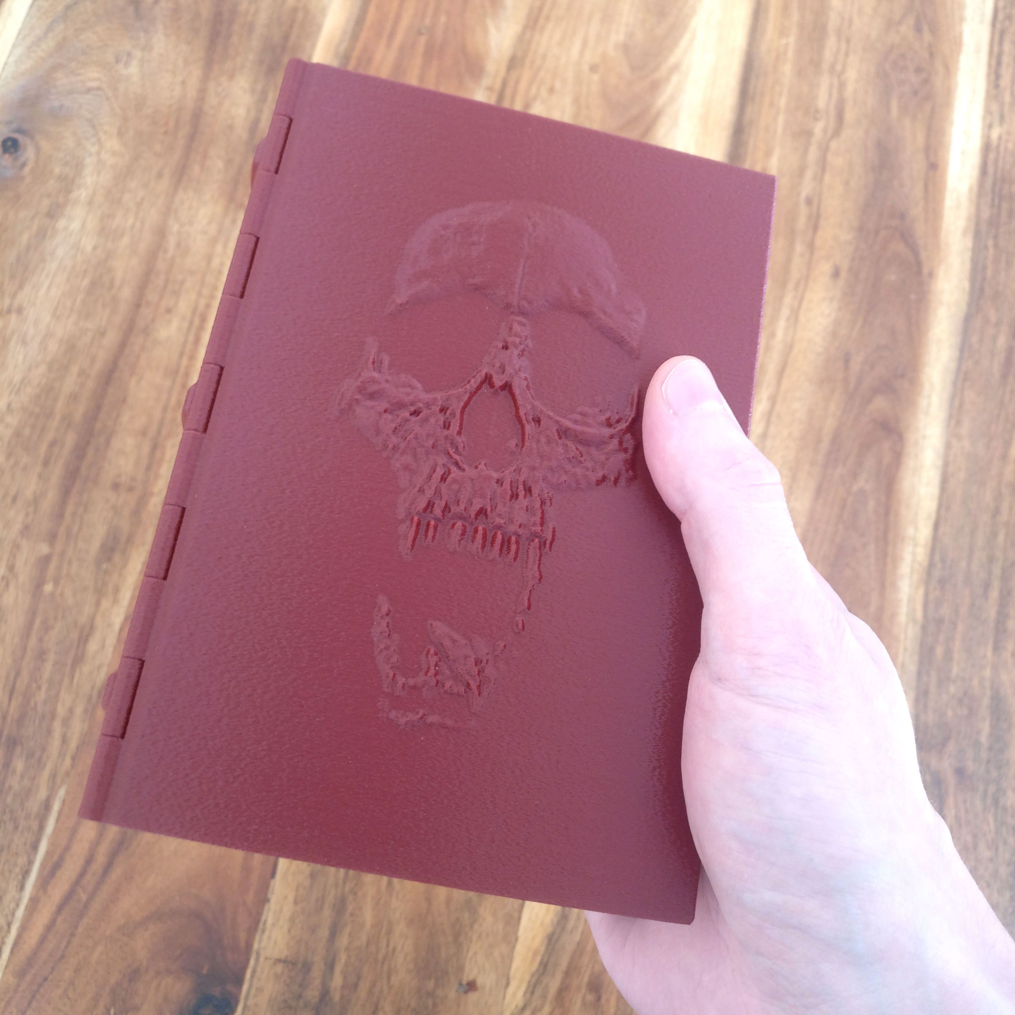 Skull Book for dice or candy - Snap close - no magnets needed Free 3D print model_2