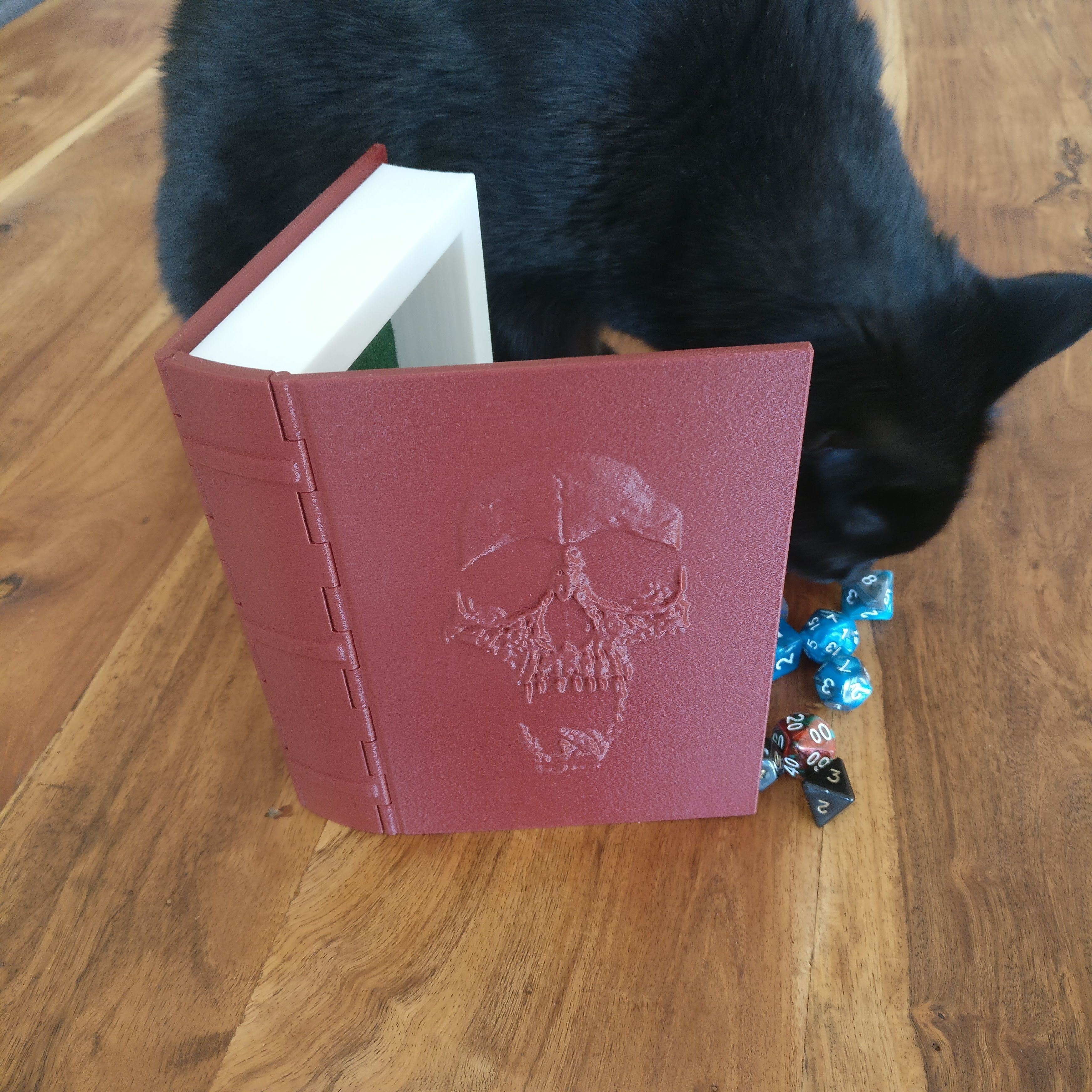 Skull Book for dice or candy - Snap close - no magnets needed Free 3D print model_6