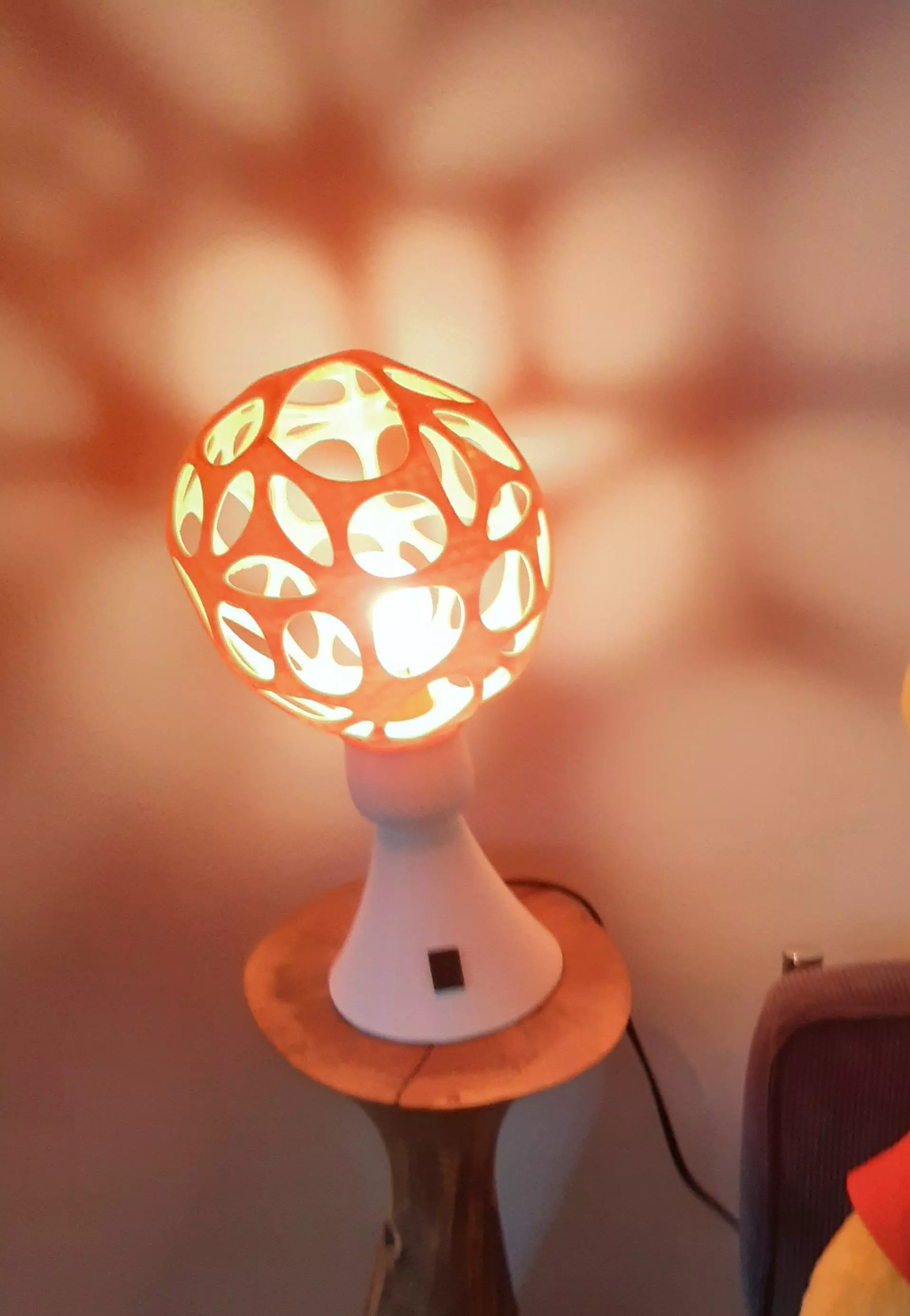 Printable vintage 70s-style lamp Free 3D print model