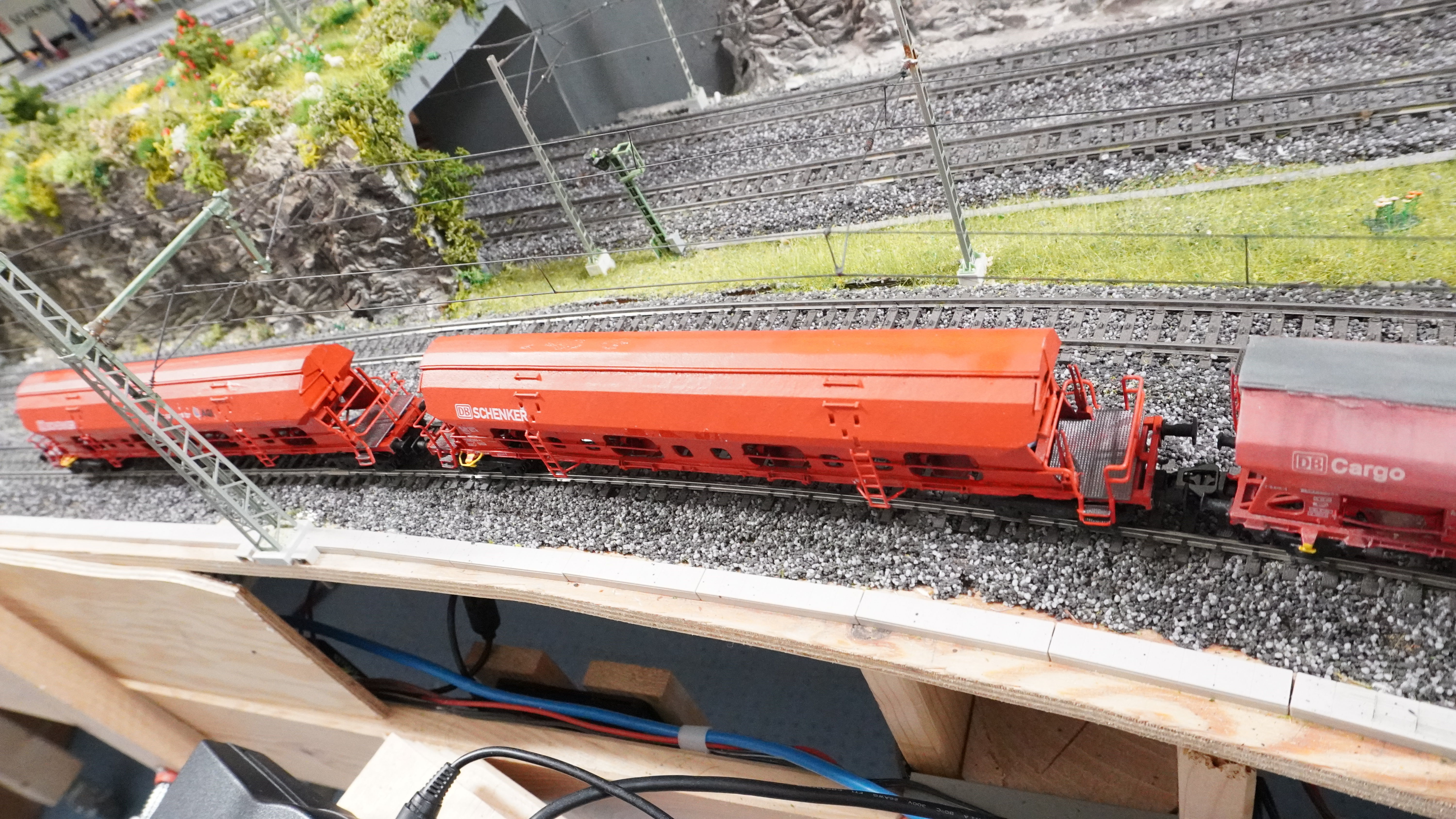 Pre supported Tads 960 self unloading freight car 3D print model_4