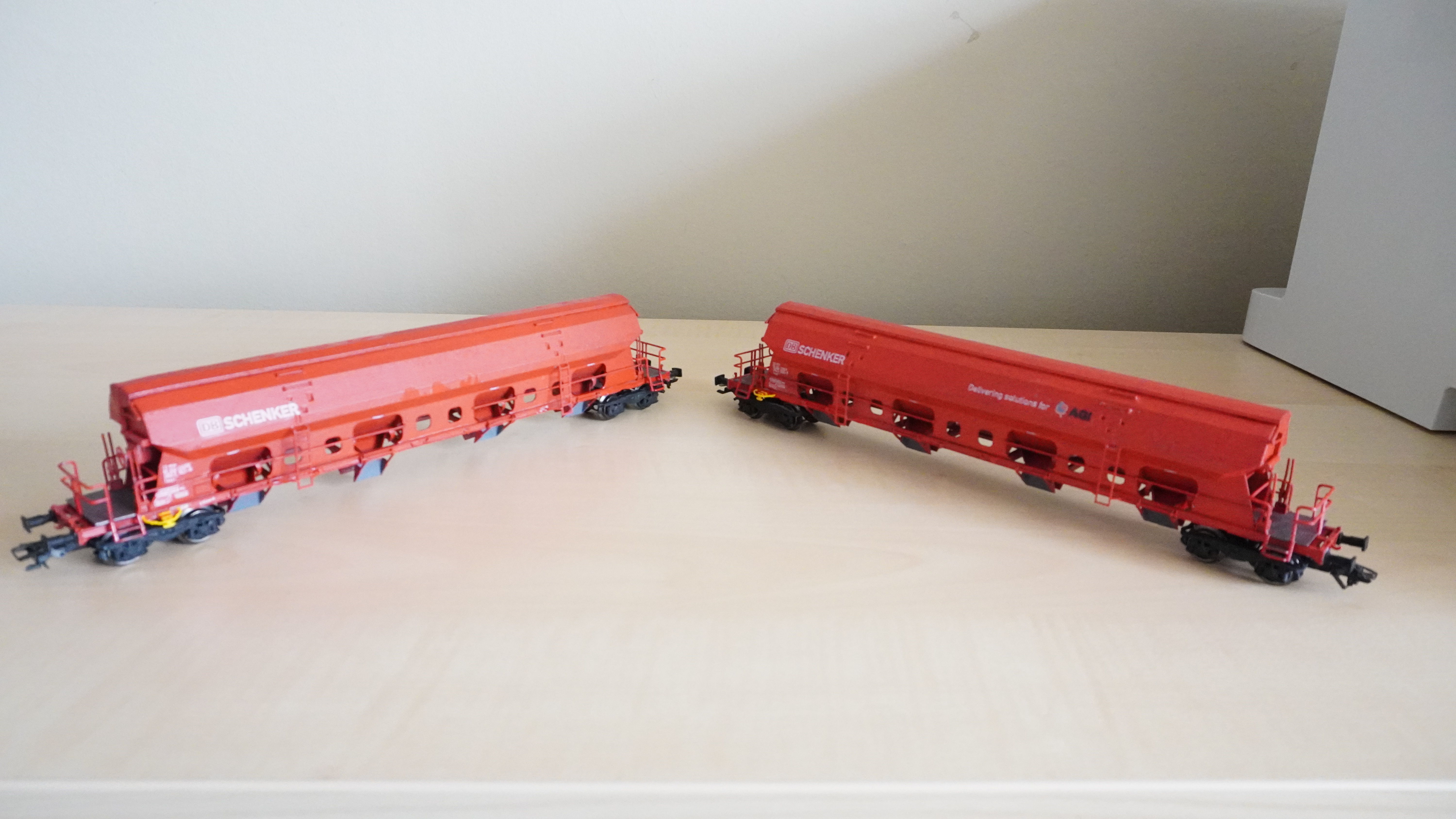 Pre supported Tads 960 self unloading freight car 3D print model_1