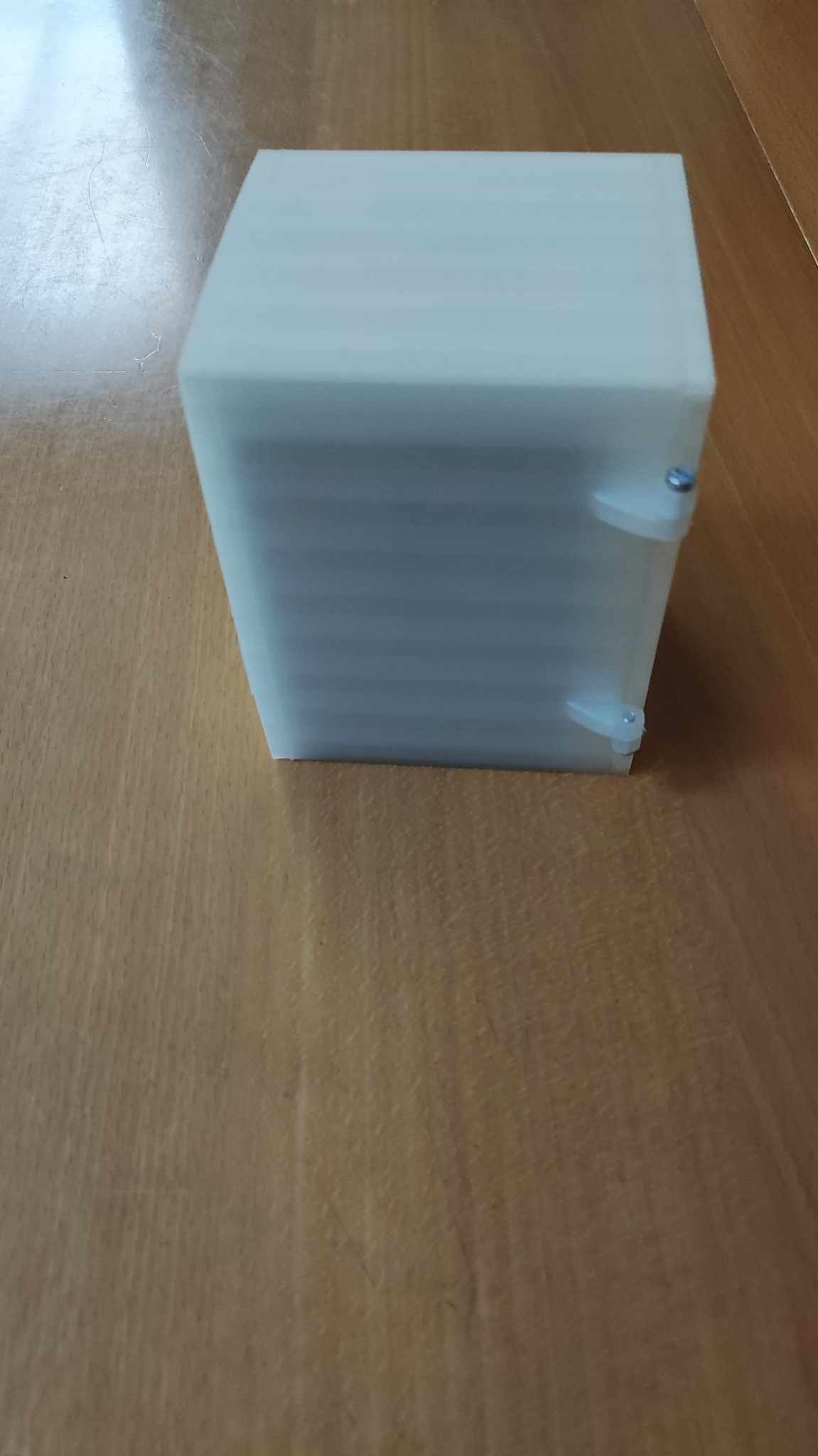 TCG Vault deckbox 100plus single sleeved standard sized cards 3D print model_3