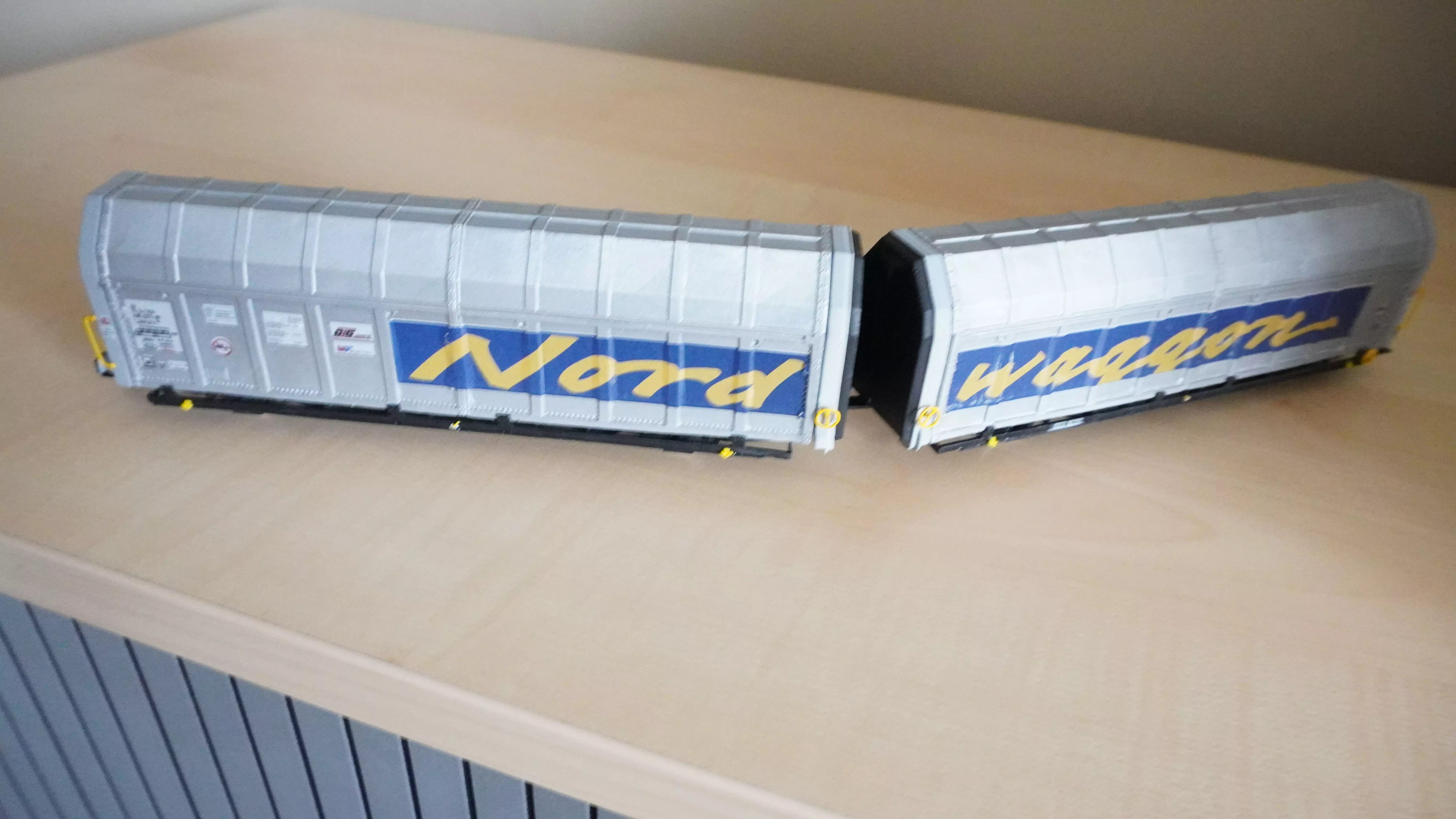 Pre supported Laaeilprs car transport wagon 3D print model