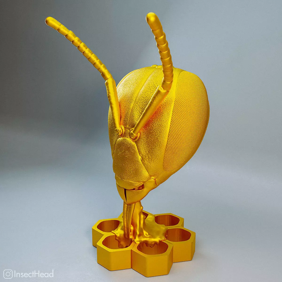 Honeybee head statue 3D print model_0