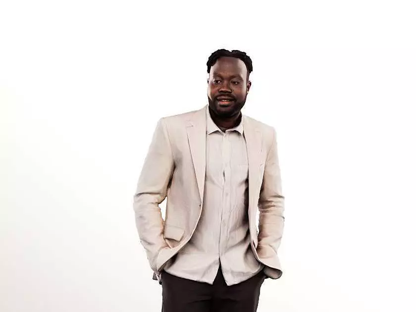 Jakob 14568 - Standing Elegant Black Man Low-poly 3D model_0