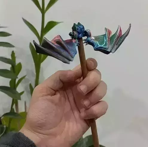 Flexy Dragons Pencil Cap