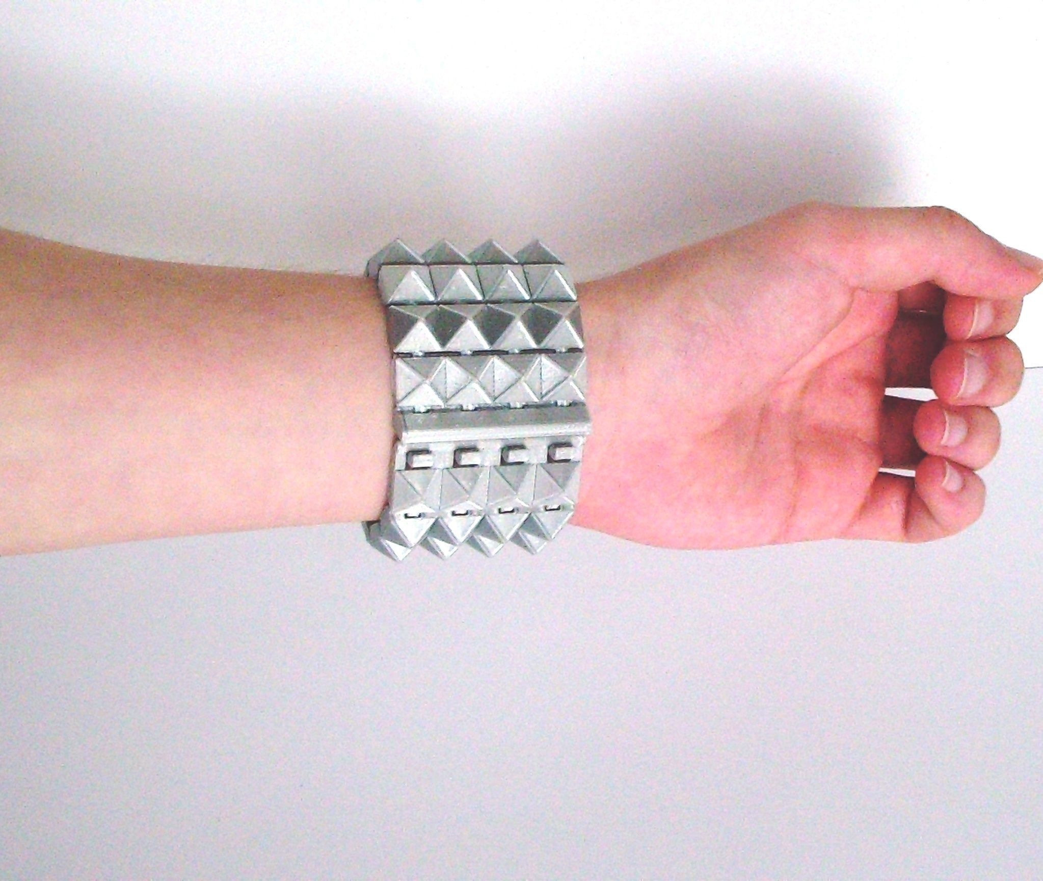SPIKED BRACELET 3D print model_7