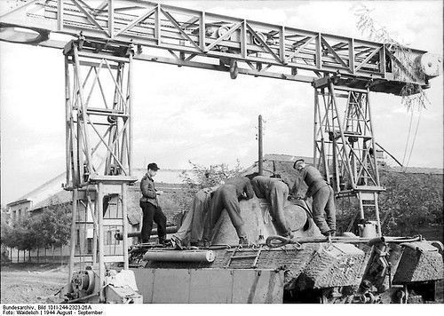 WW2 Field Repair Crane and Gantery 3D model_3