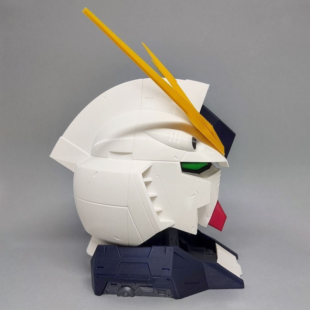 Nu Gundam Bust 3D print model_1