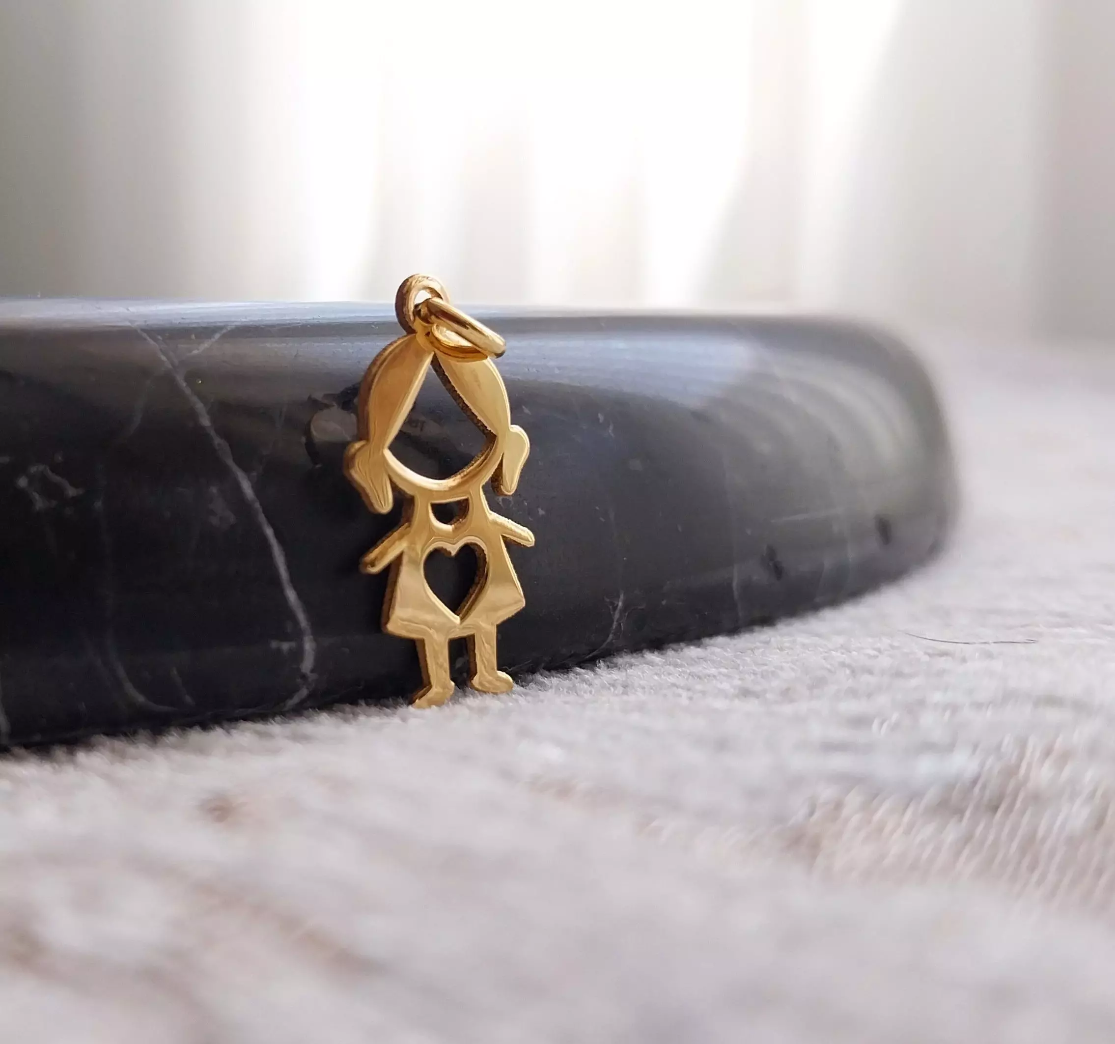 Gold Girl Pendant Free 3D print model