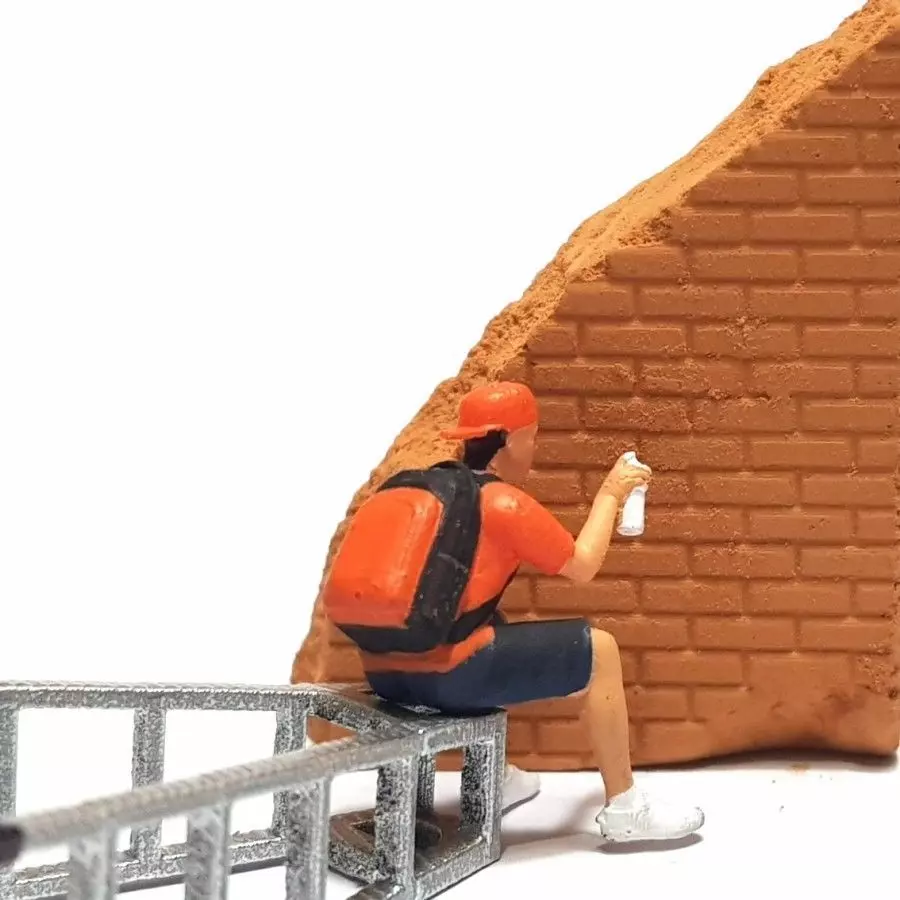 Figure Tim grafitti skala 1-64 diorama miniature 3D print model_0