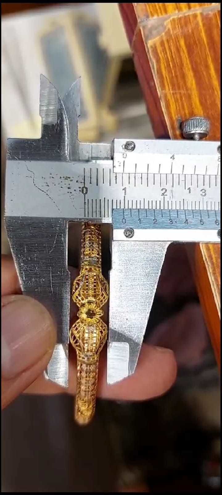 Bangles with details 3D print model_66