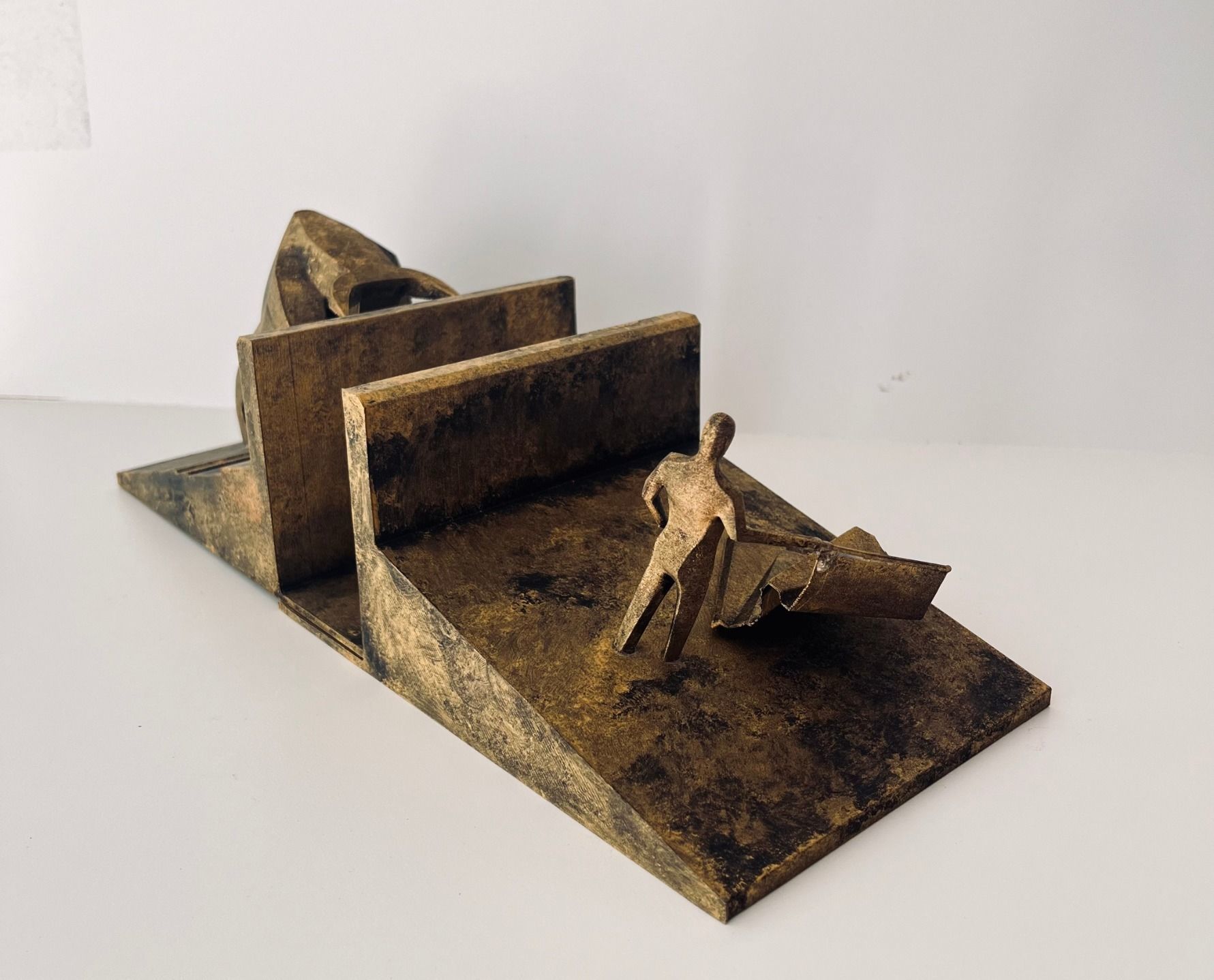 Dune Inspired Bullfighting Statue Bookend 3D print model_8