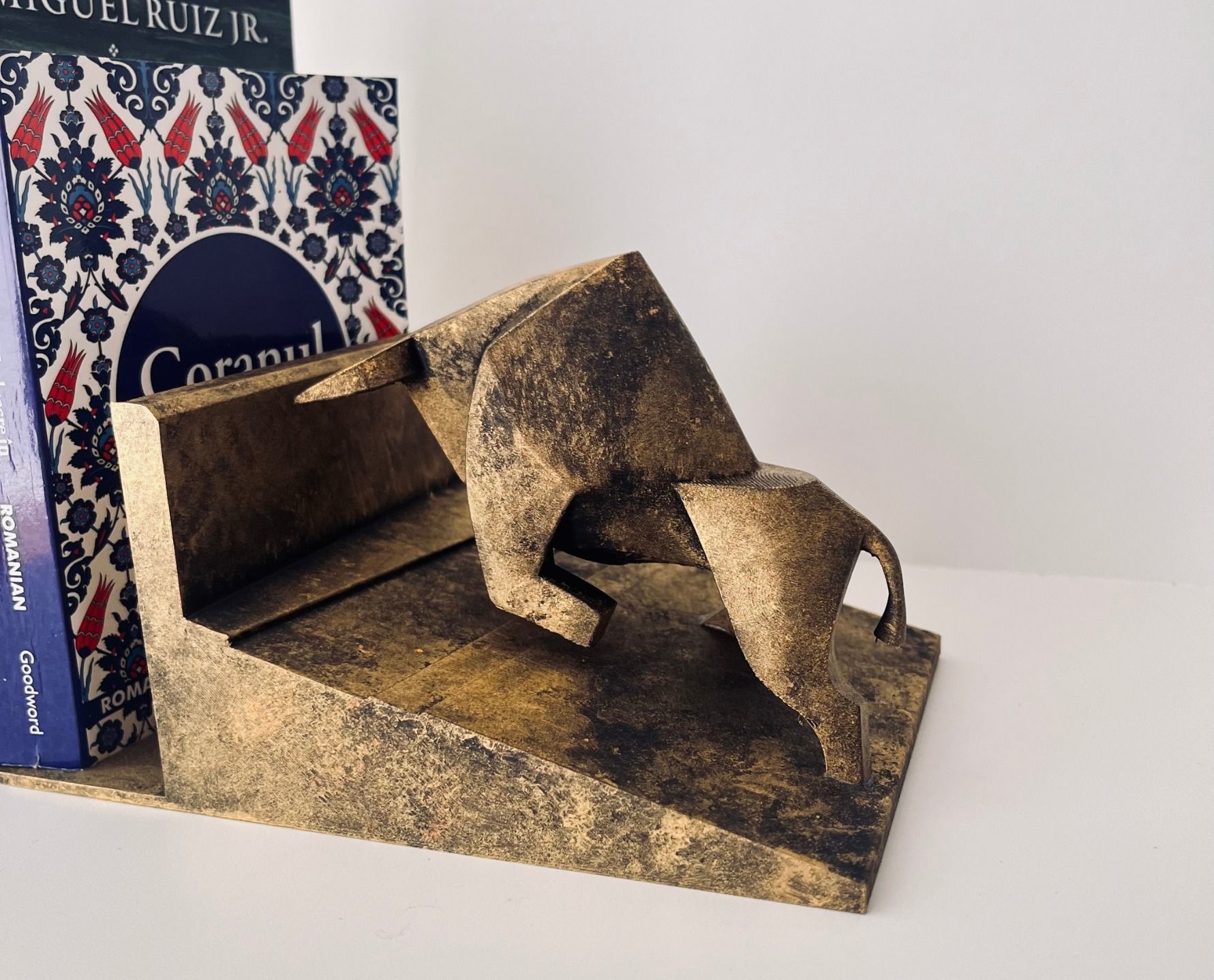 Dune Inspired Bullfighting Statue Bookend 3D print model_3