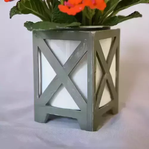 ELEGANT SQUARE PLANTER
