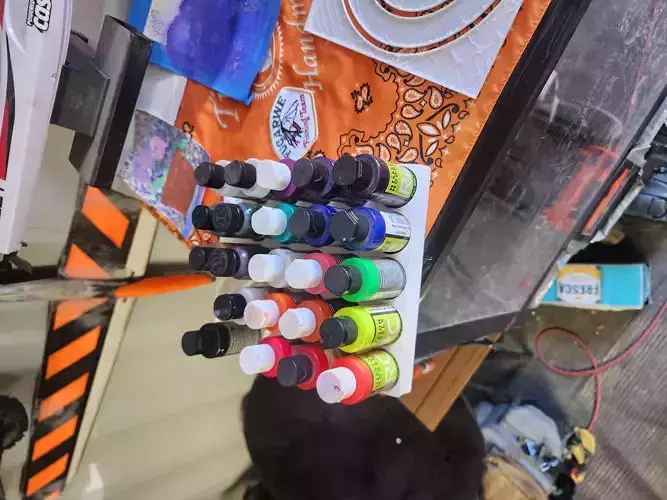 Airbrush paint holder