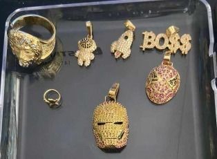 dijes- Colgante irin man -v- 3D print model_8