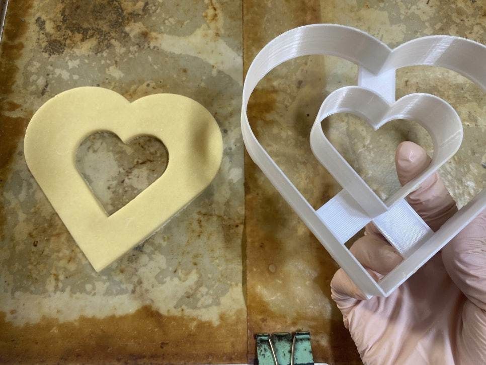 Heart cookie cutter Free 3D print model_1