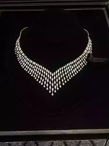 Arabic neckless