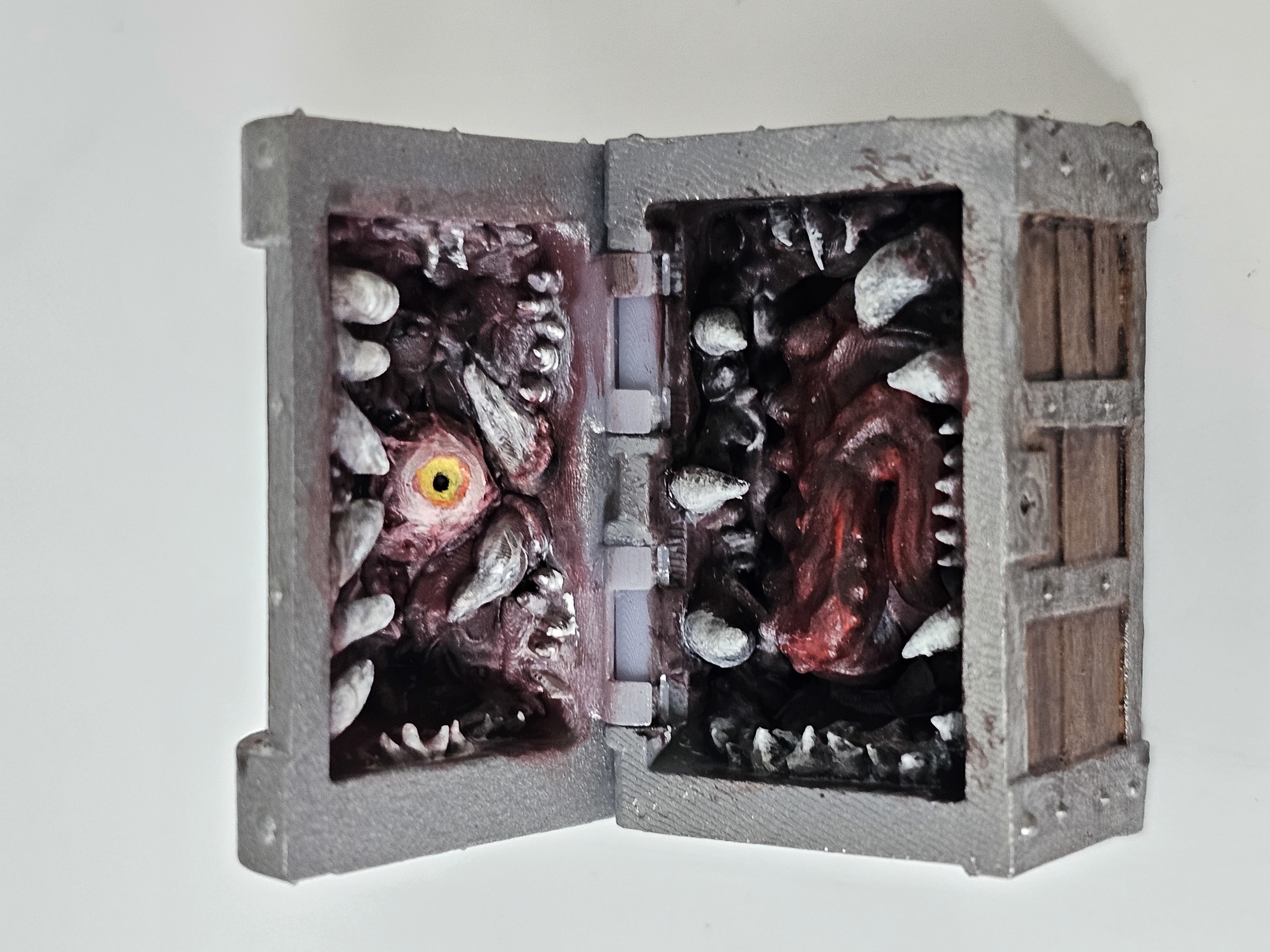 Mimic Treasure chests 3D print model_3