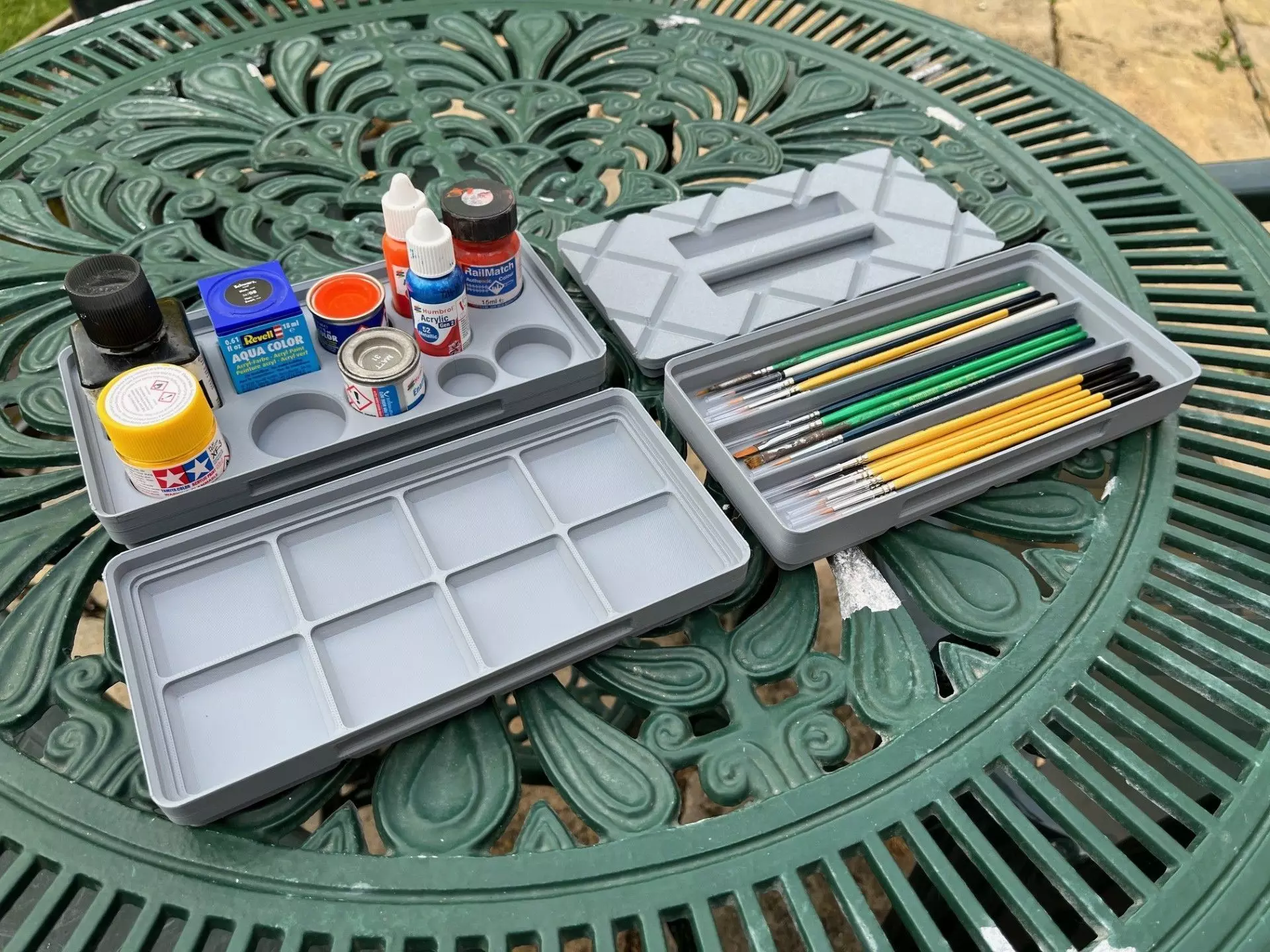 Paint Brush Holder and Mixing Tray 3D print model_0