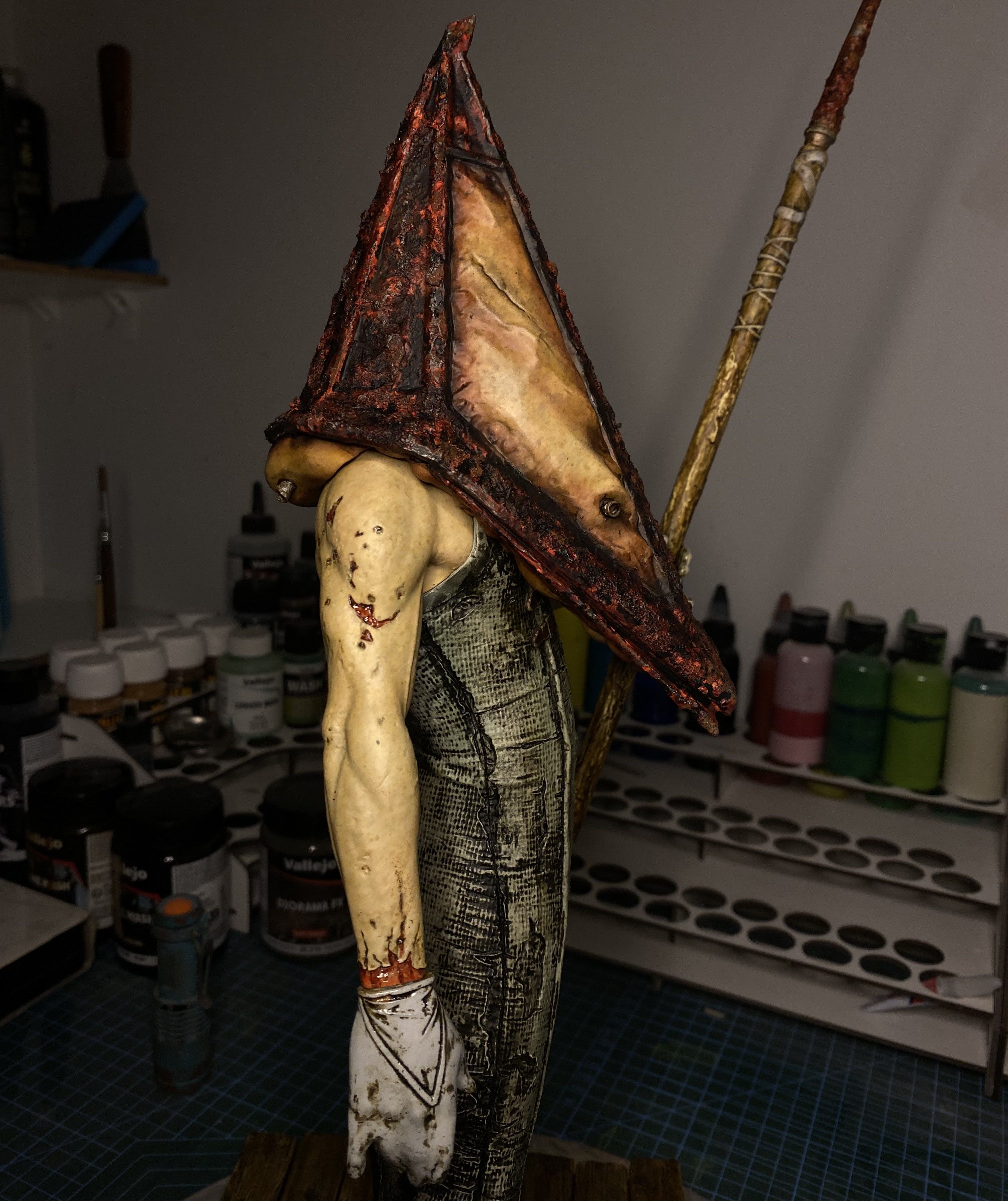 Silent hill pyramid head 3D print model_1