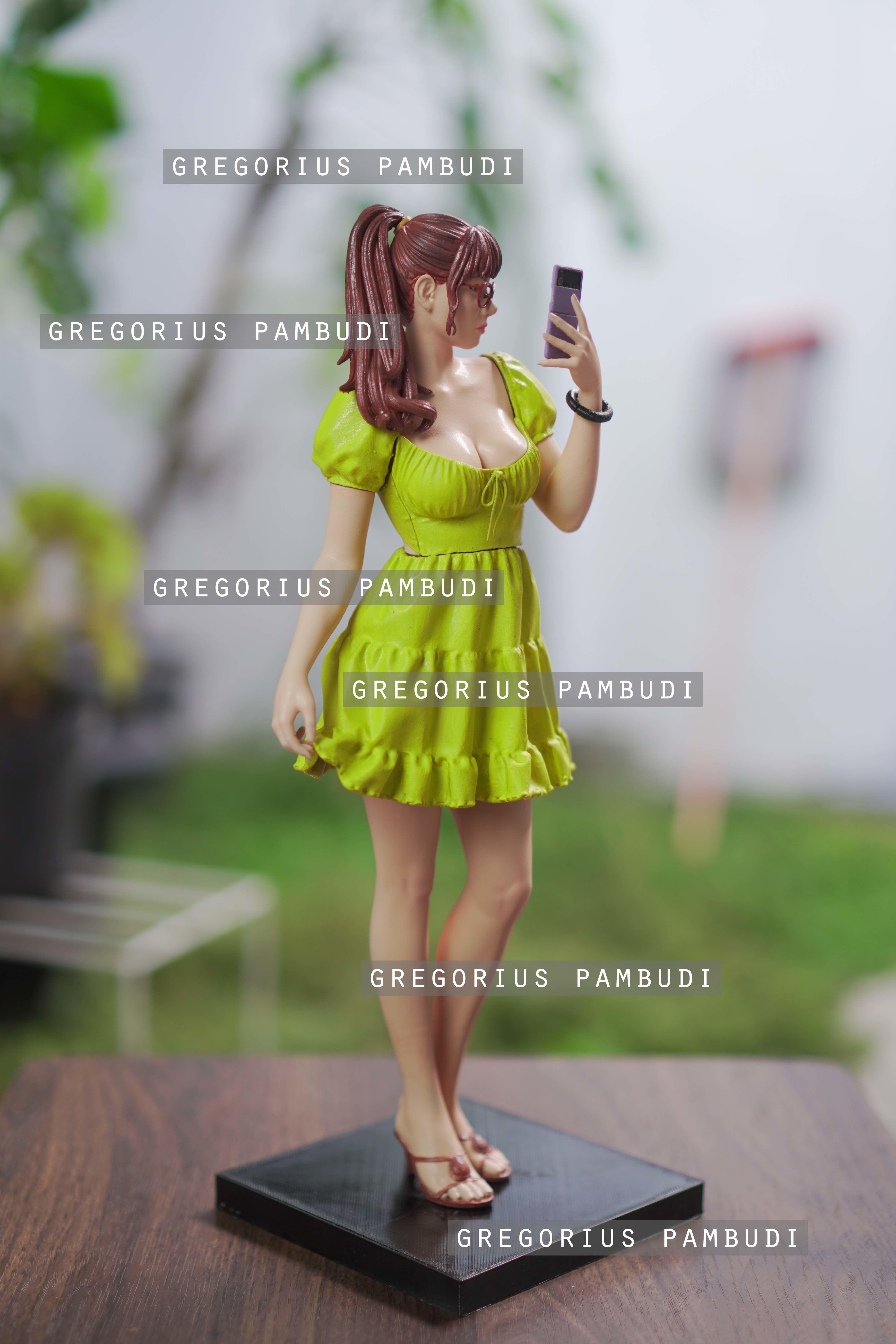 A woman Taking a Mirror Selfie Statue 3d Printable 3D print model_5