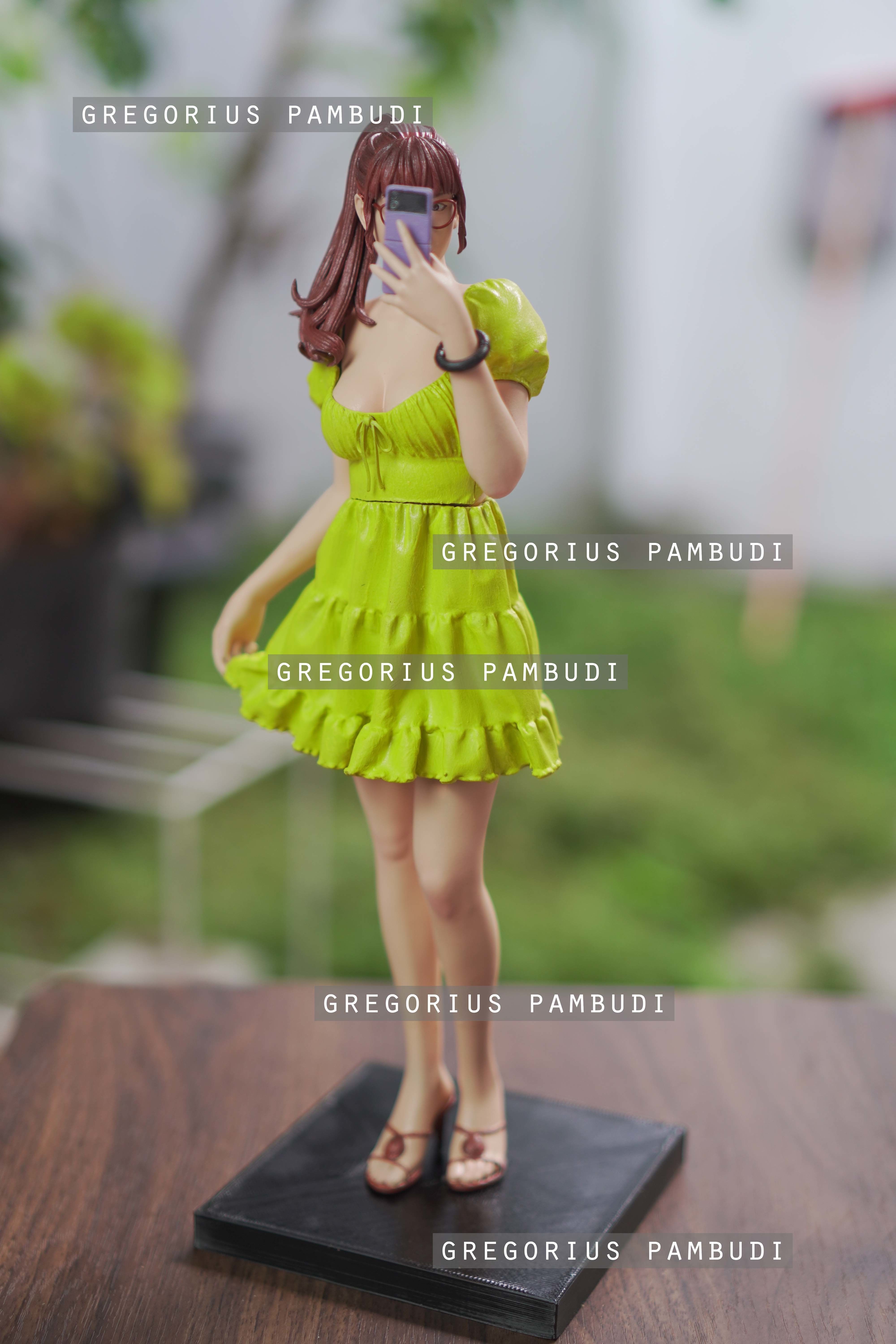 A woman Taking a Mirror Selfie Statue 3d Printable 3D print model_4