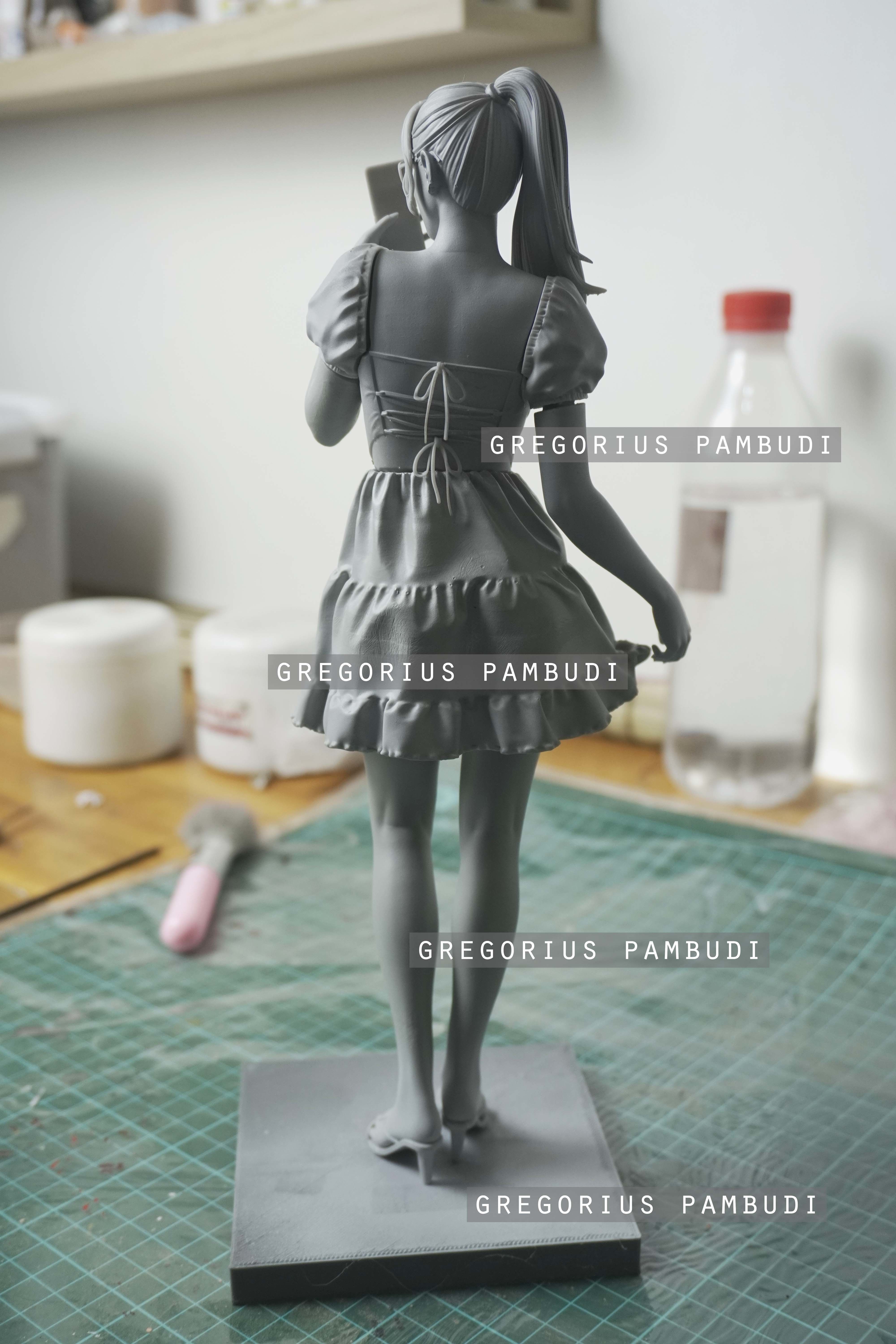 A woman Taking a Mirror Selfie Statue 3d Printable 3D print model_19