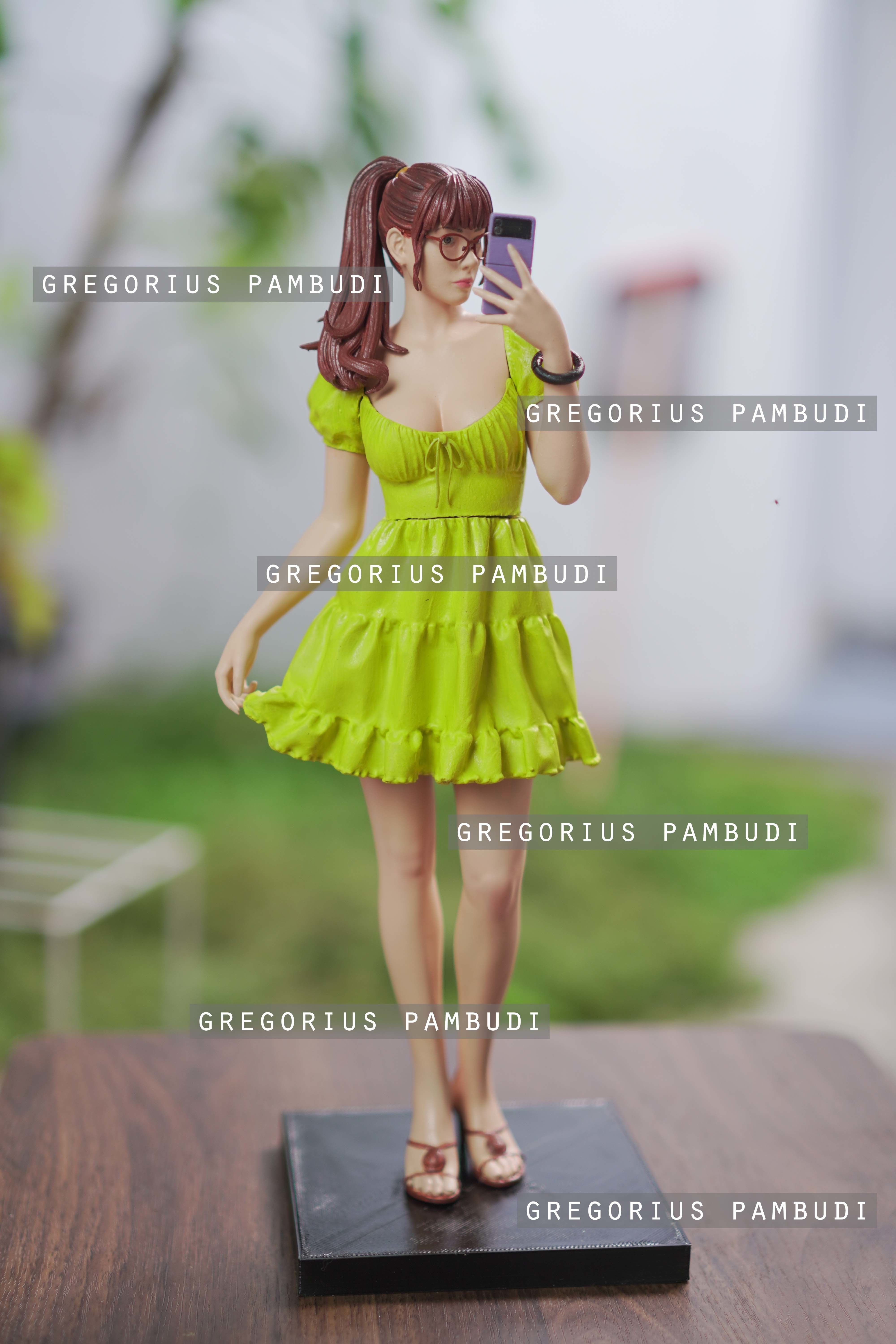 A woman Taking a Mirror Selfie Statue 3d Printable 3D print model_0