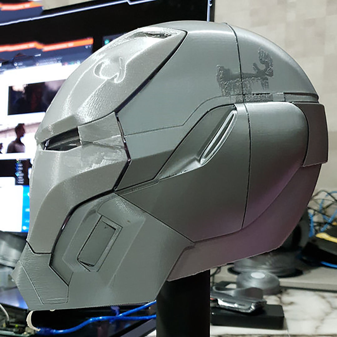Iron Man Mark L MK 50 Damaged Smashed Helmet Endgame 3D print model_3