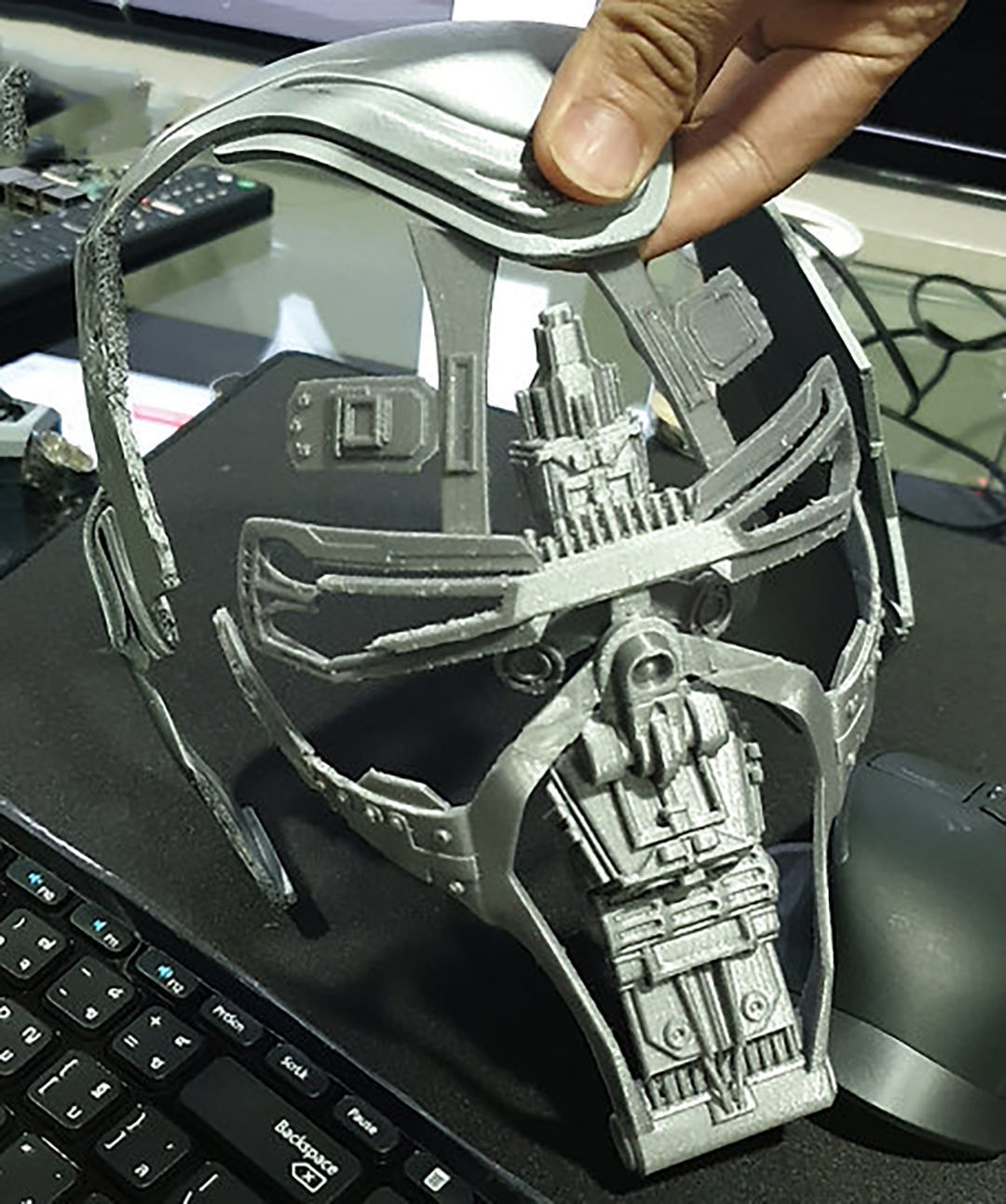 Iron Man Mark L MK 50 Damaged Smashed Helmet Endgame 3D print model_4