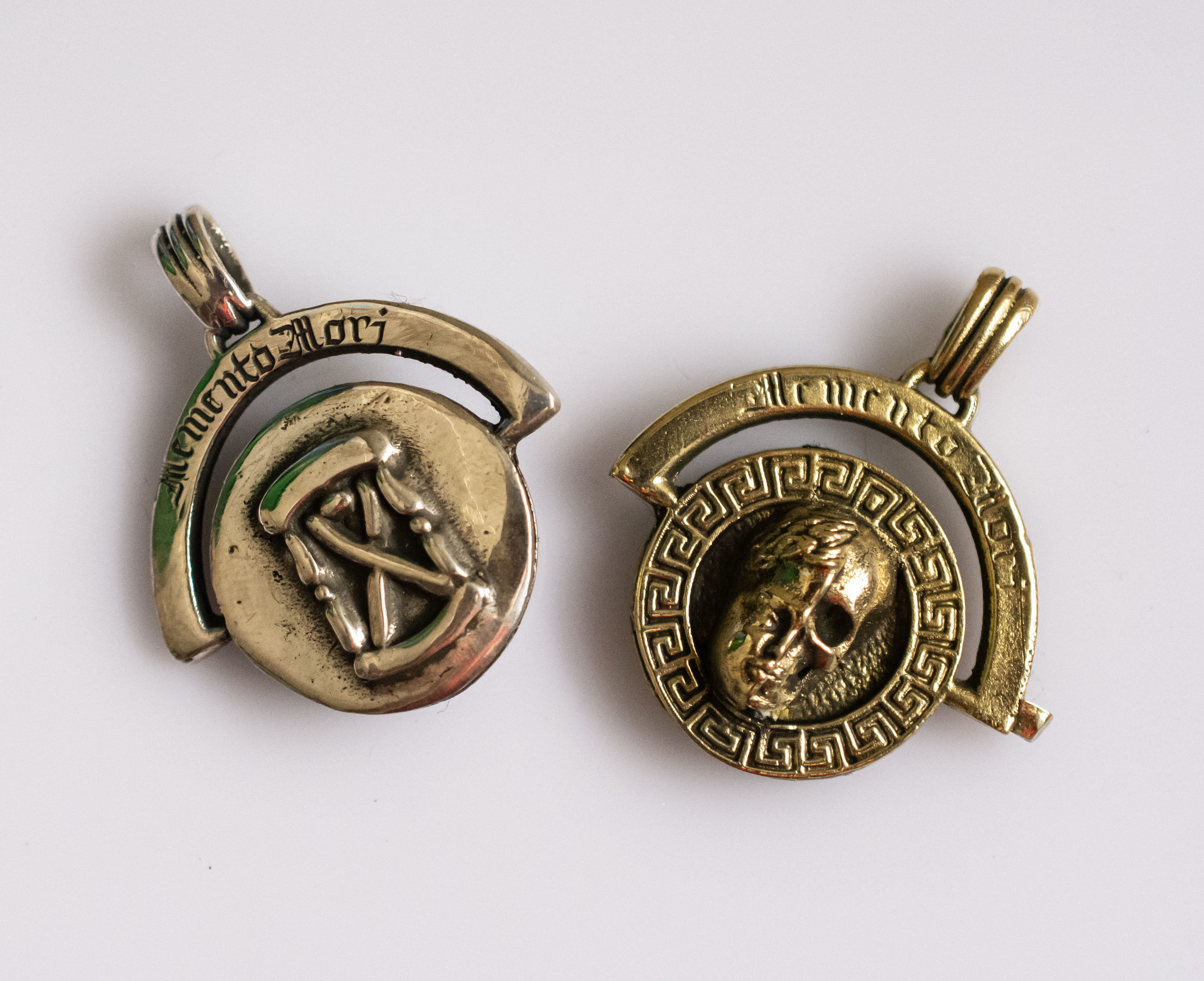 Memento Mori Pendant 3D print model_1