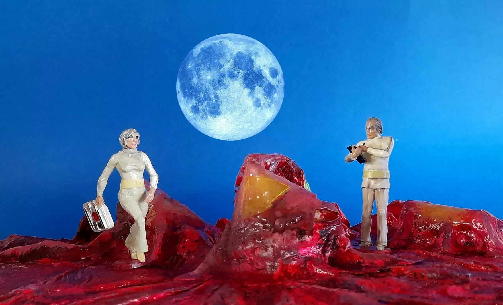 Space 1999 Russell and Bergman toy figurines 3D print model_0