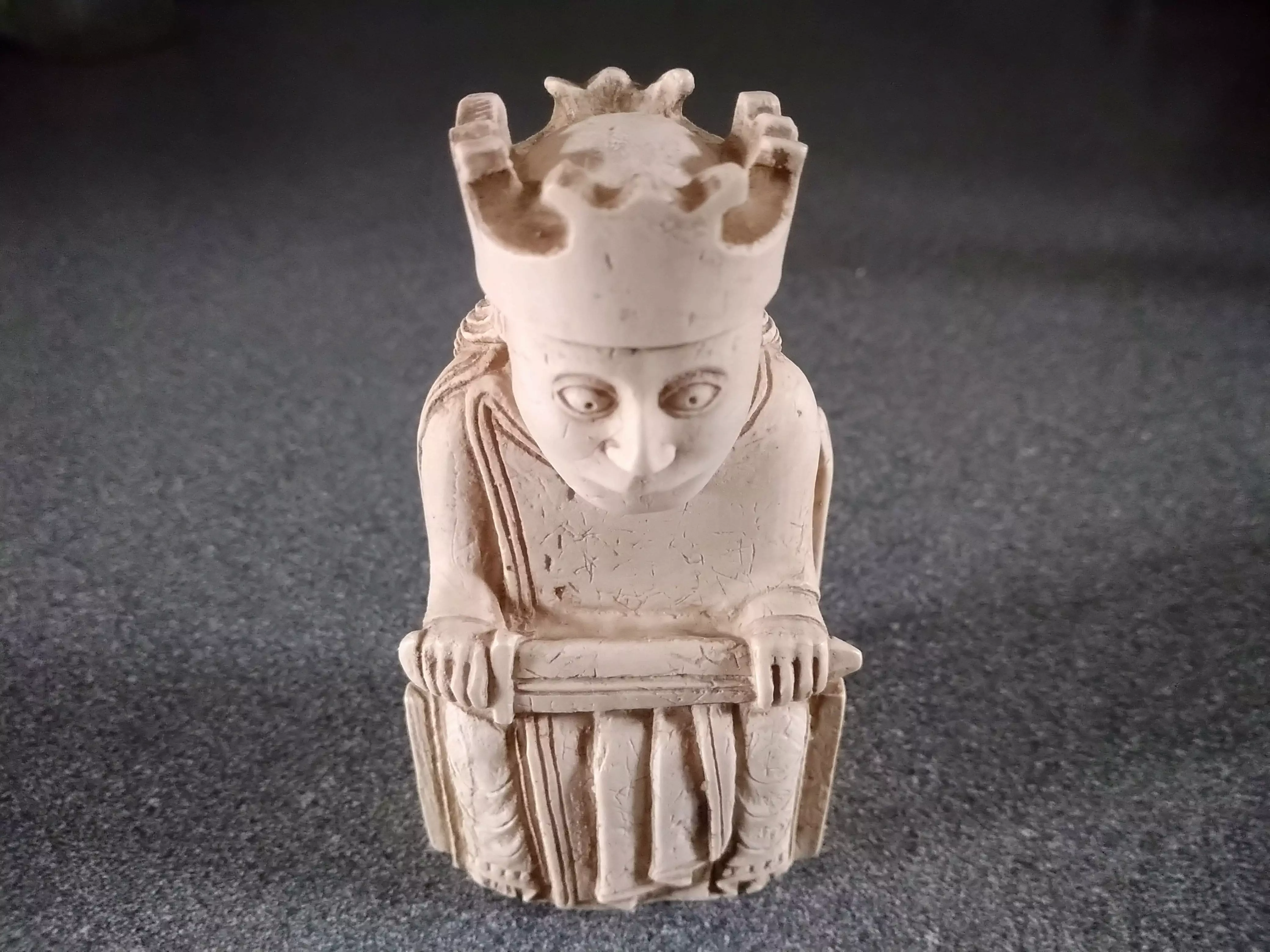 Lewis King chess pieces 3D print model_0