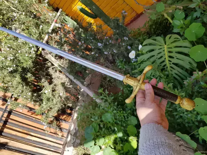 Espada Aguja de Arya Stark y catspaw daga