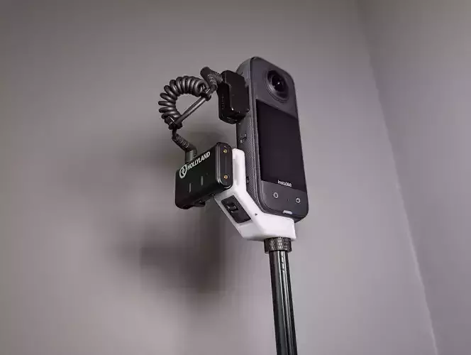 Insta360 x3 Cold Shoe Mount with USB Door Compartment 3D print model