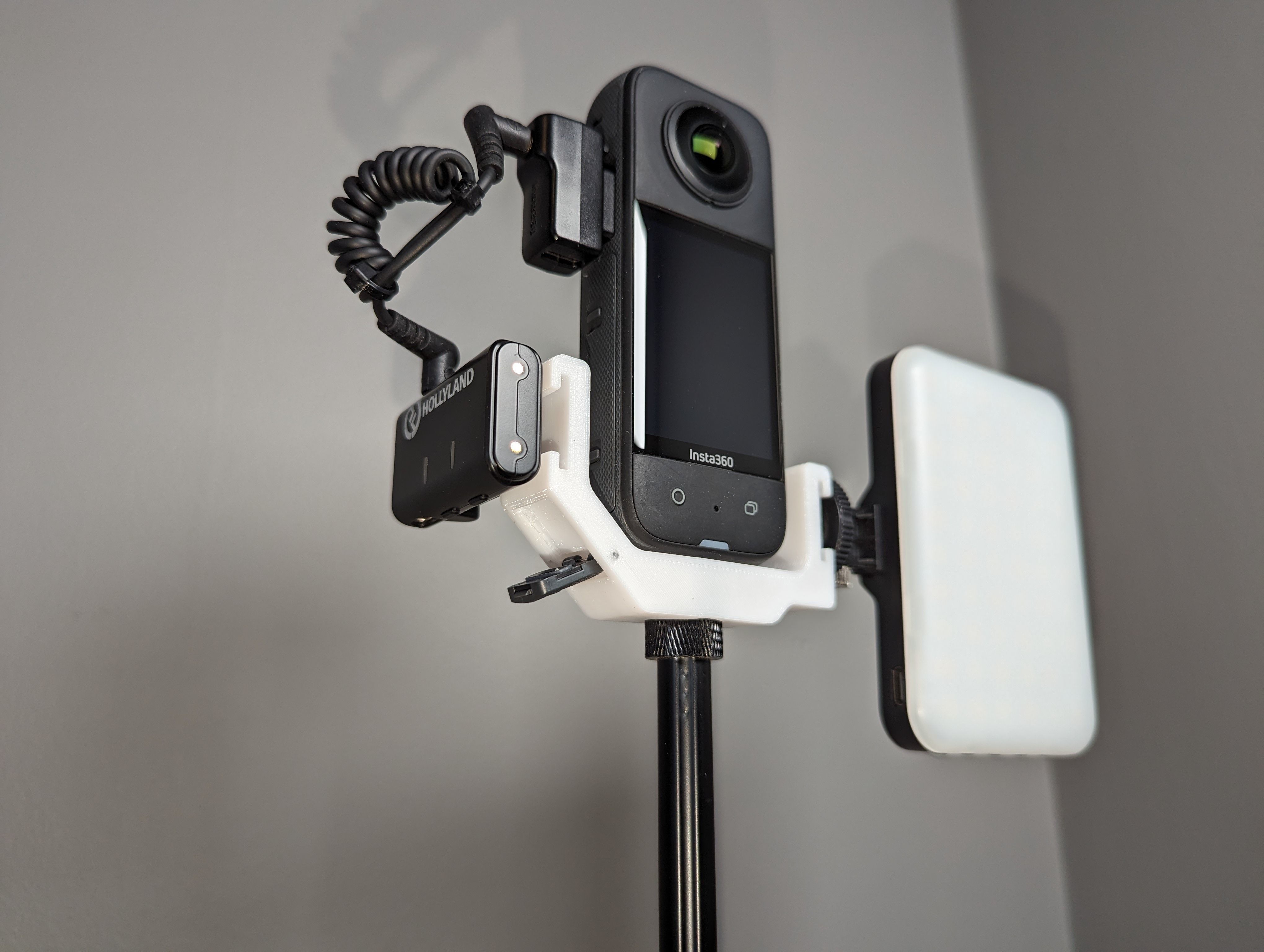 Insta360 x3 Double Cold Shoe Mount with USB Door Compartment 3D print model_2