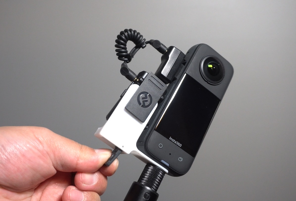 Insta360 x3 Mic Receiver Mount With USB Door Compartment 3D print model_2