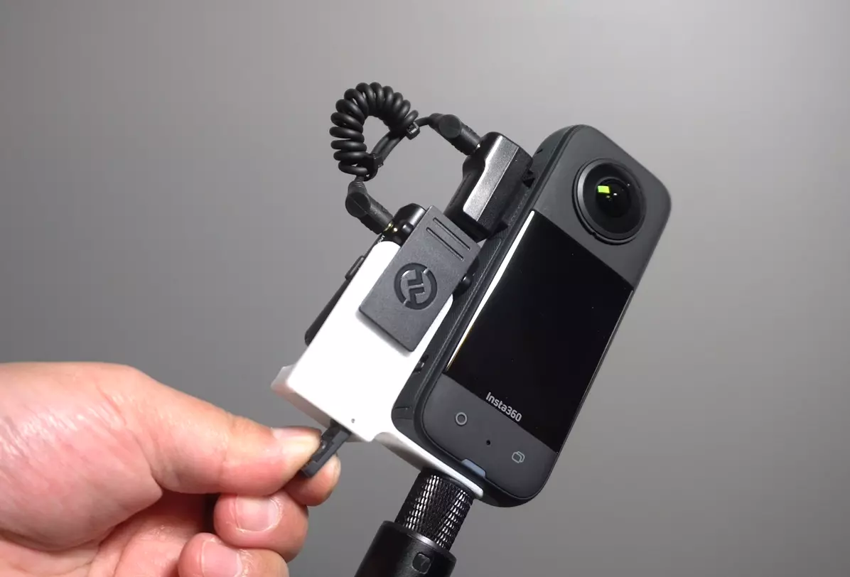 Insta360 x3 Mic Receiver Mount With USB Door Compartment 3D print model_0