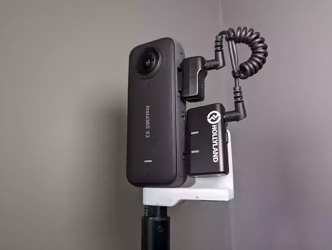 INSTA360 X3 MIC RECEIVER MOUNT V2 with USB DOOR COMPARTMENT