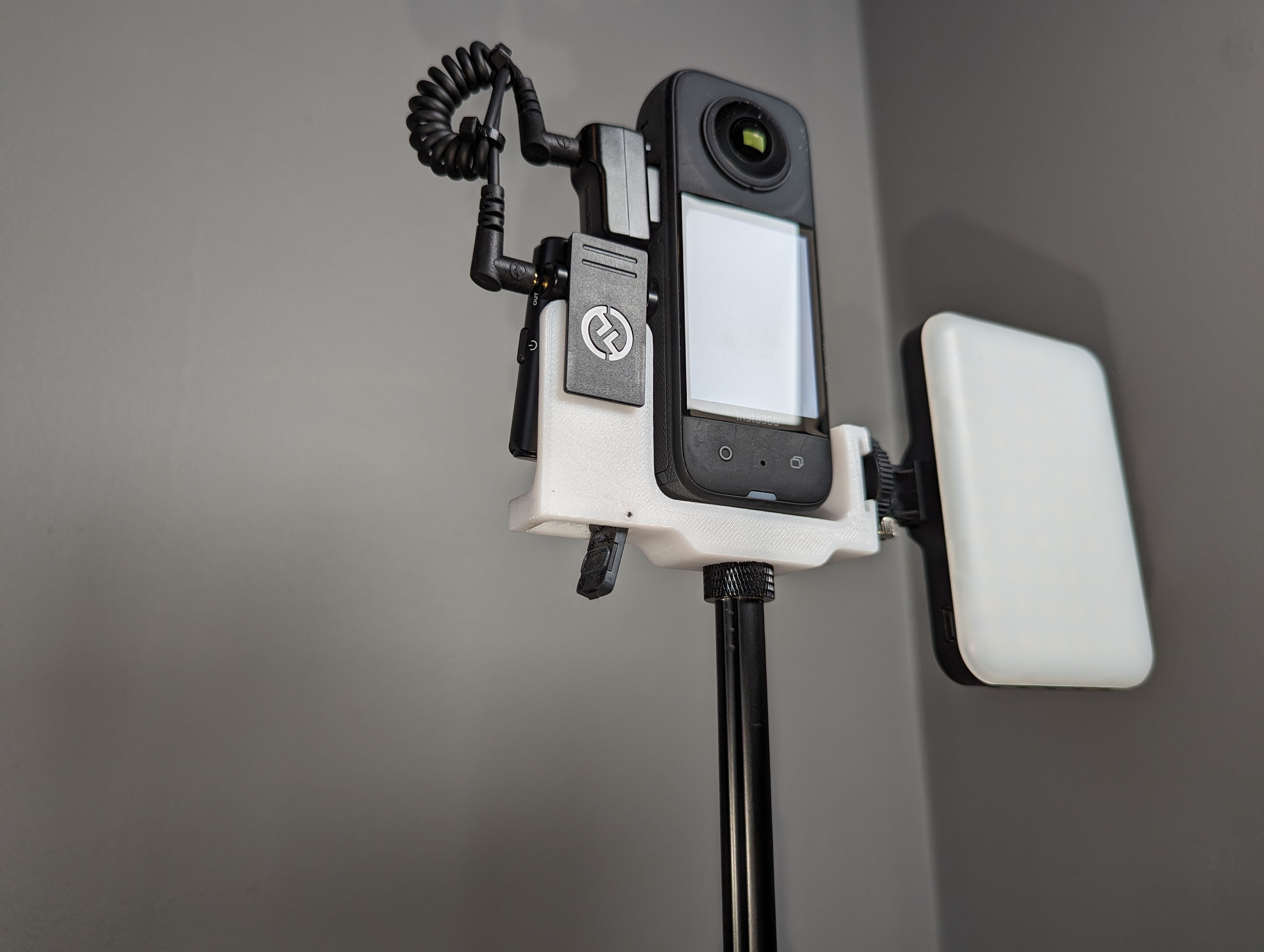 Insta360 x3 Mic Mount Cold Shoe Mount USB Door Compartment 3D print model_2