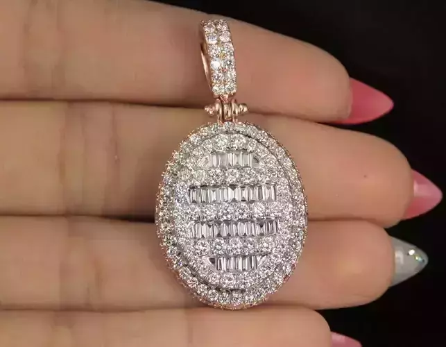 OVAL DIAMOND PENDANT