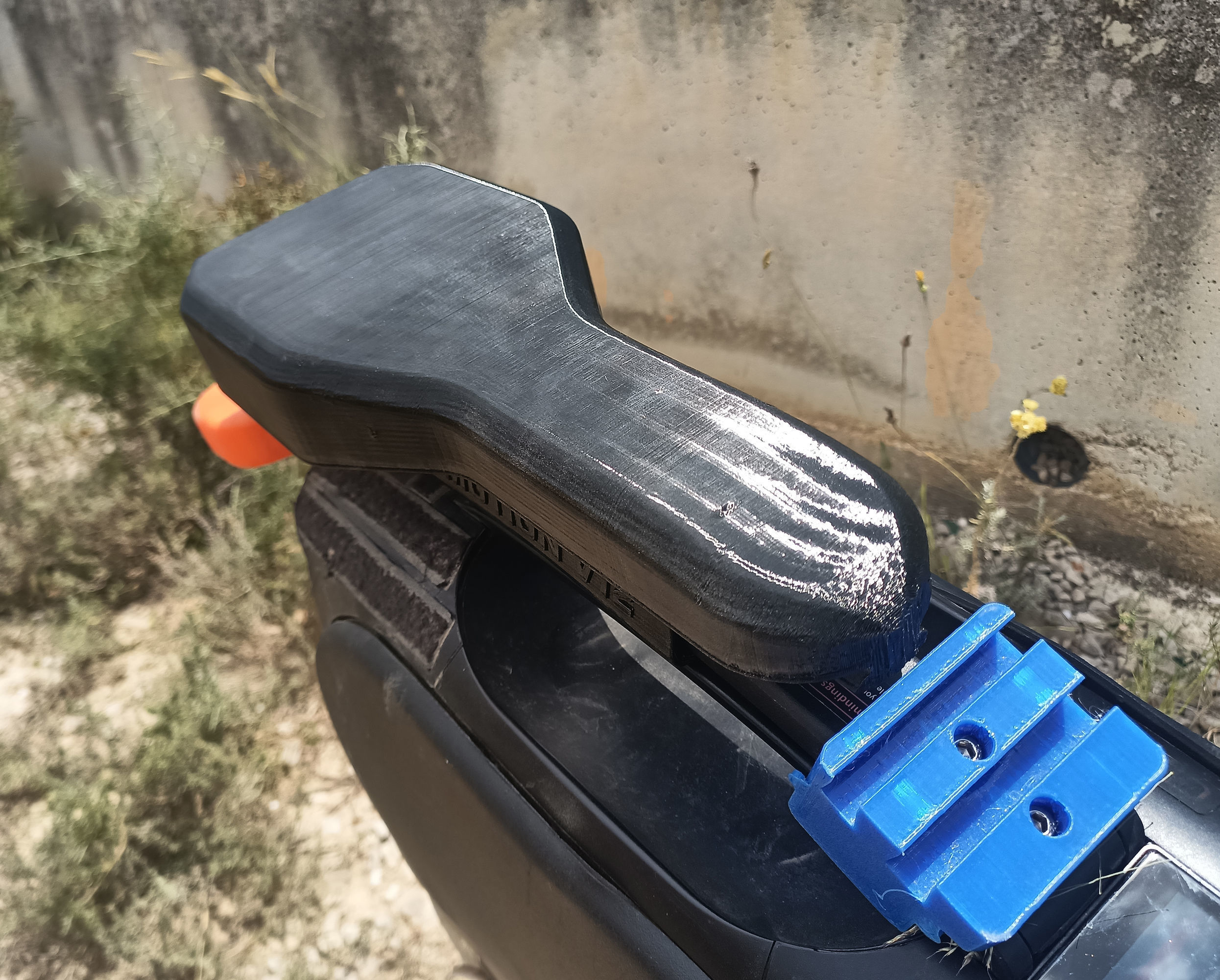 EUC seat for Inmotion V12 3D print model_2