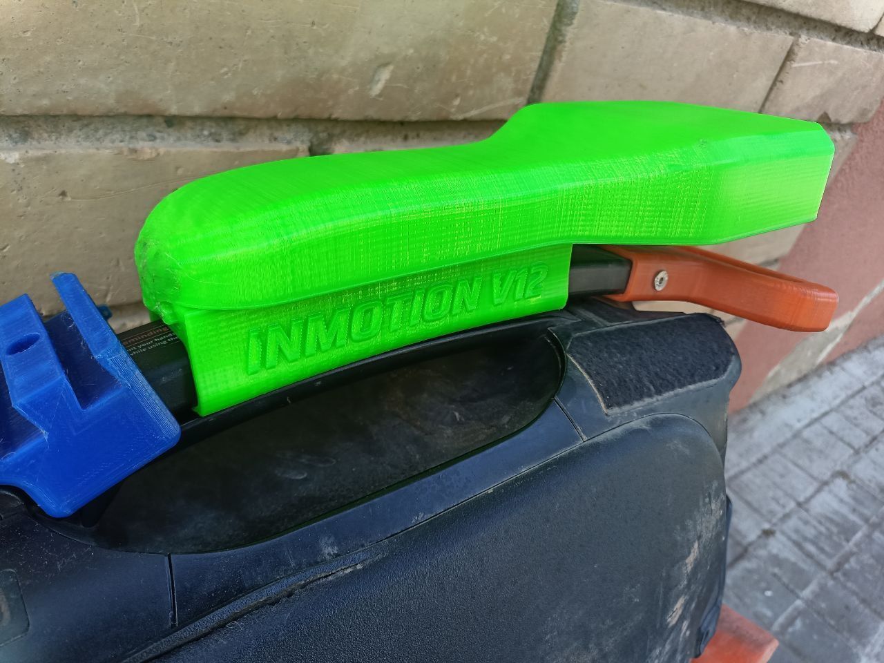 EUC seat for Inmotion V12 3D print model_12