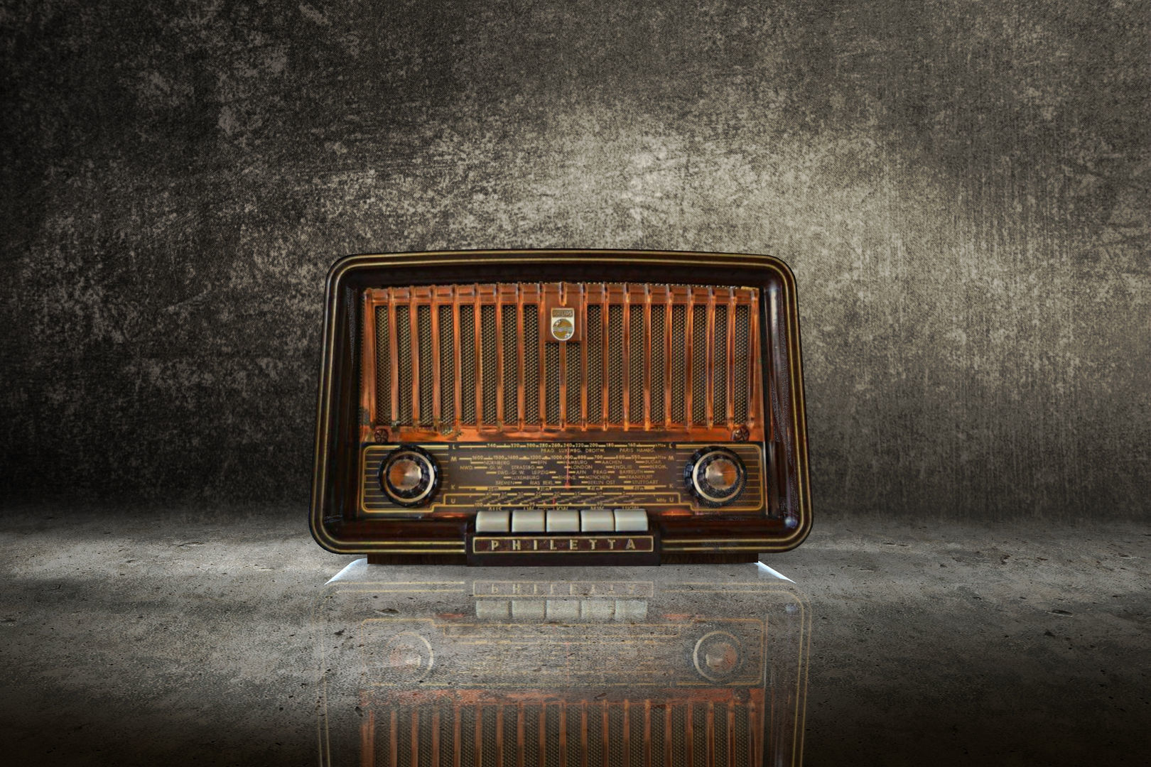 Low Poly Old Radio 4 maresal3d Low-poly 3D model_1