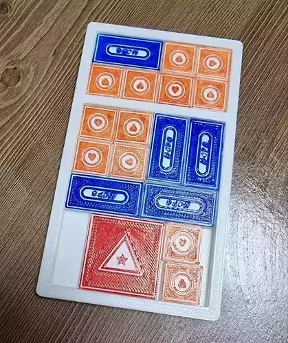 Sliding block puzzel sloving toy  size 140 x 240 x 15mm