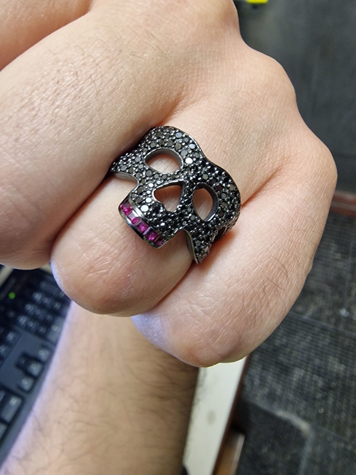 Icebox style Skull Ring v1 3D print model_7