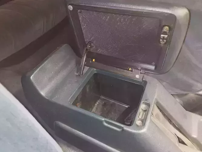 Toyota Crown JZS133 Center Console Storage Lid Hinge